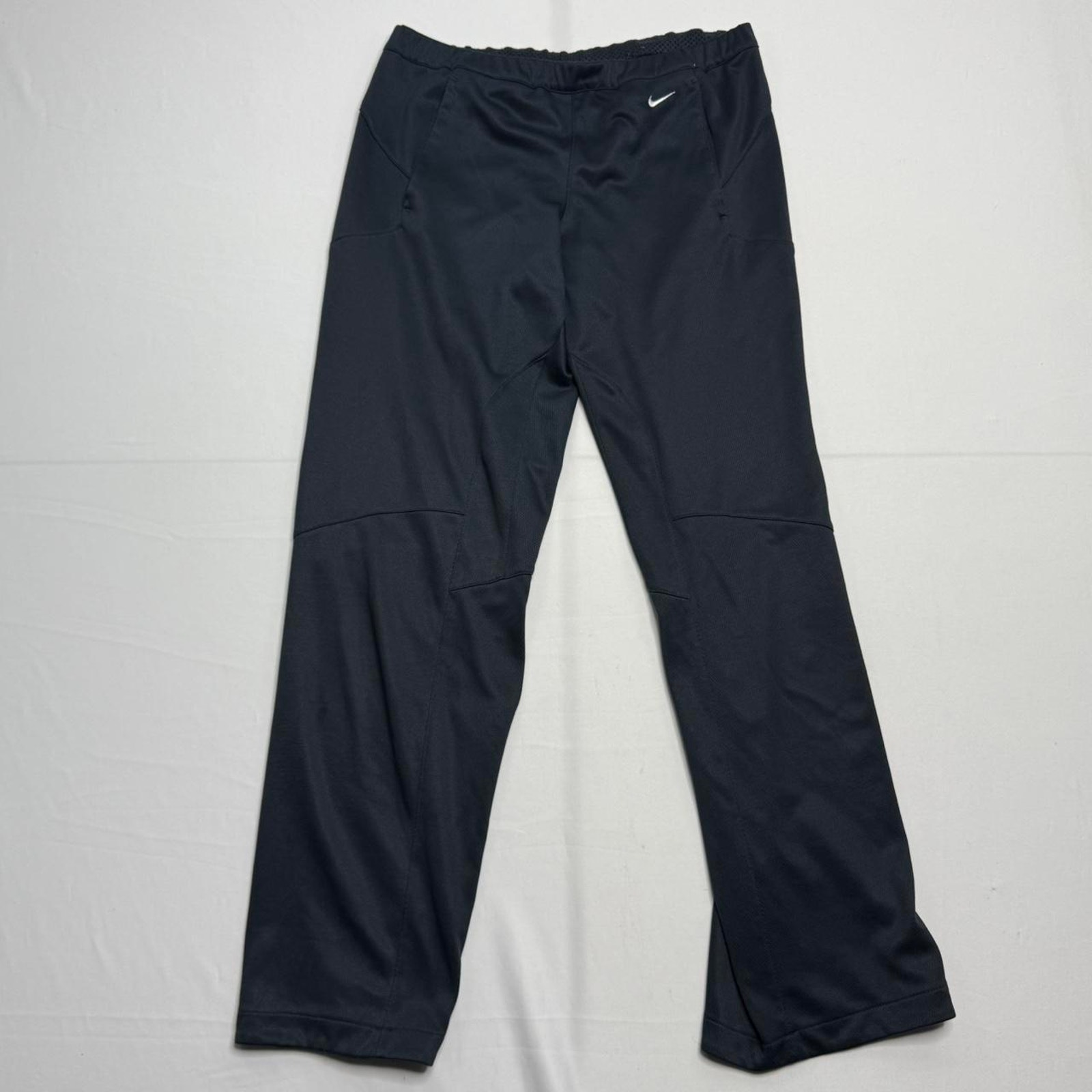 Women’s Nike Vintage Early 2000s Track Pants That Lightly Flare Out Size Xs